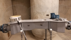 2-inch Parshall flume with cover and end adapters