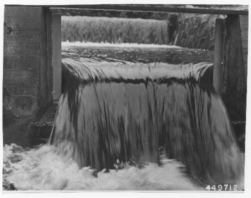 contracted rectangular weir