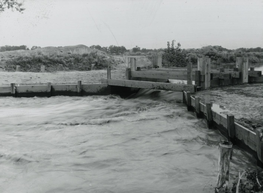 large parshall flume investigated by dr Ralph parshall