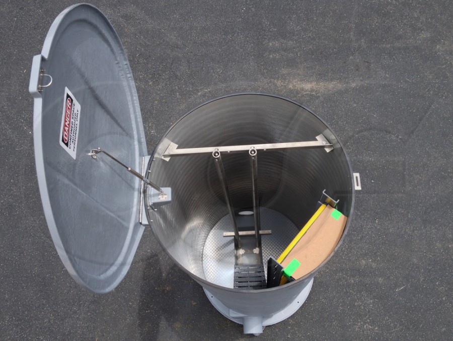 Open Domed Top Manhole for Franklin Miller Grinder