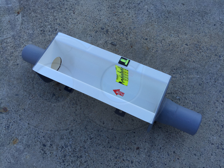 fiberglass construction 6 inch palmer bowlus flume with pipe stubs and staff gauge