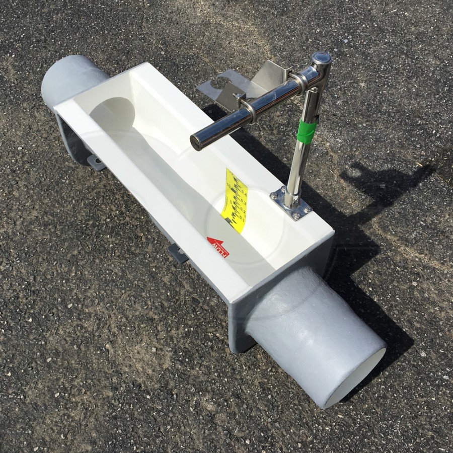 fiberglass construction 6 inch palmer bowlus flume with ultrasonic transducer bracket pipe stubs and staff gauge