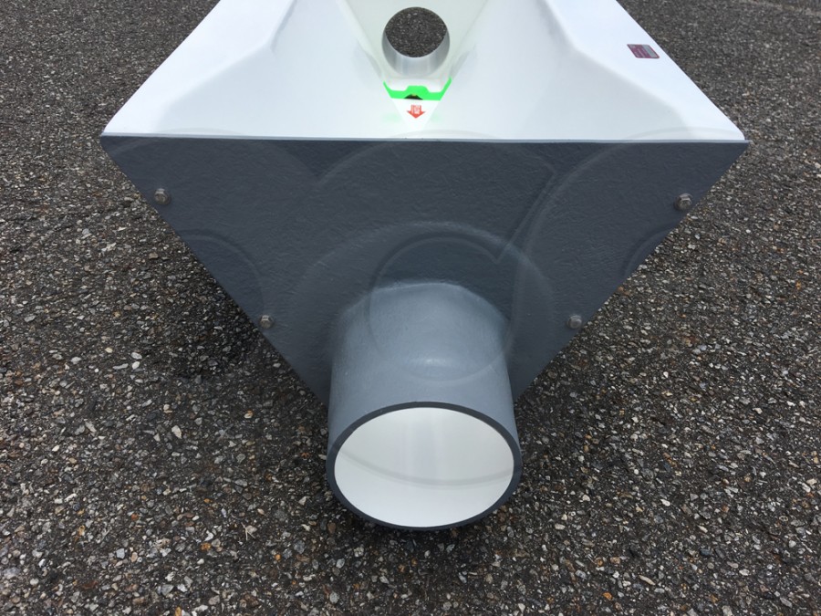 Bolt-On Bulkhead and Pipe Stub for Trapezoidal Flume