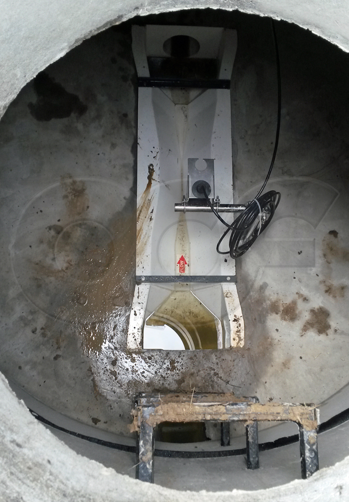 Extra Large Trap Flume in Concrete Manhole