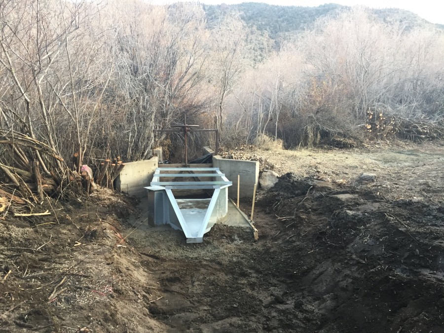 Galvanized Steel H Flume Downstream of Head Gate