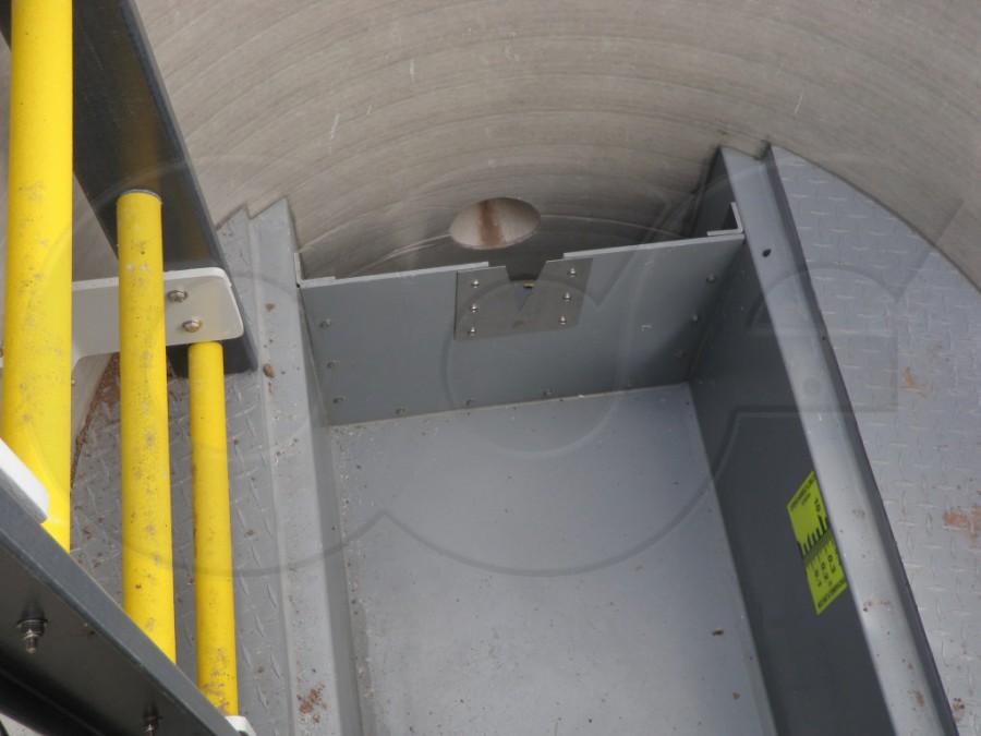 V-Notch Weir in a Flow Metering Manhole