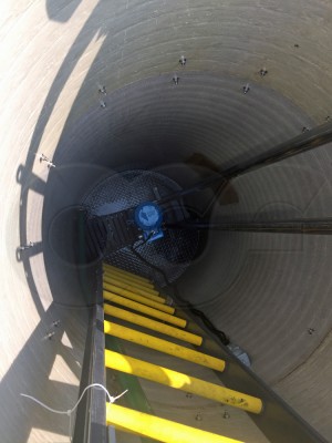 Grinder Installed in a Fiberglass Manhole
