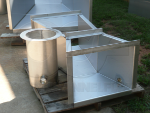 Stainless Steel Cutthroat Flume with Stilling Well