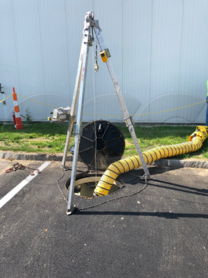 Traffic Rated Flow Manhole with Hinged Cover