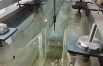 lexan parshall flume measuring flow in a hydraulics laboratory