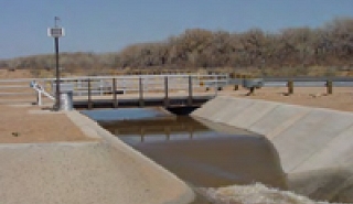 Image for What is a Flow Measuring Weir? article